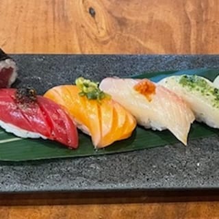 Chef's Choice Nigiri Set 1 (5pcs)
